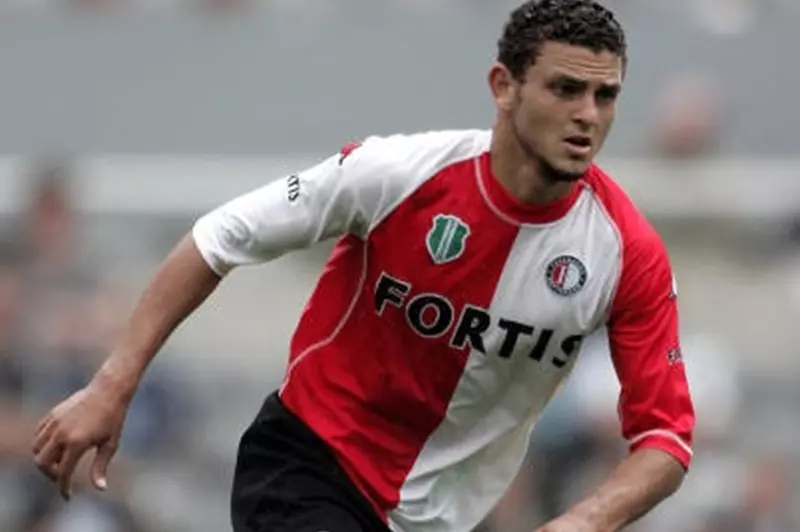 أكبر إخفاقات كرة القدم: تسليط الضوء على قصة غالي وخوليت من أرشيف الصحافة الهولندية